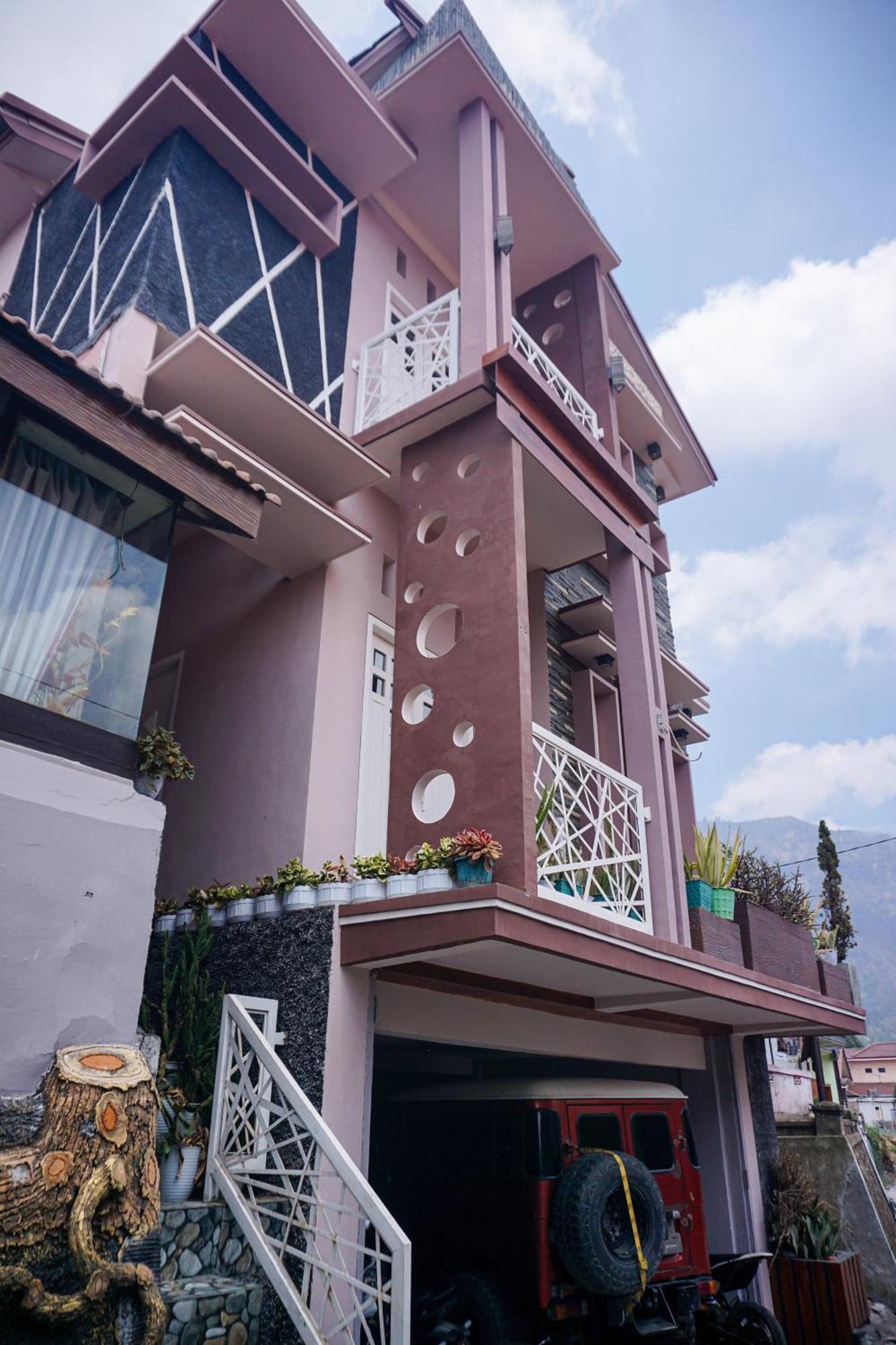 Gigafa Homestay Probolinggo Extérieur photo